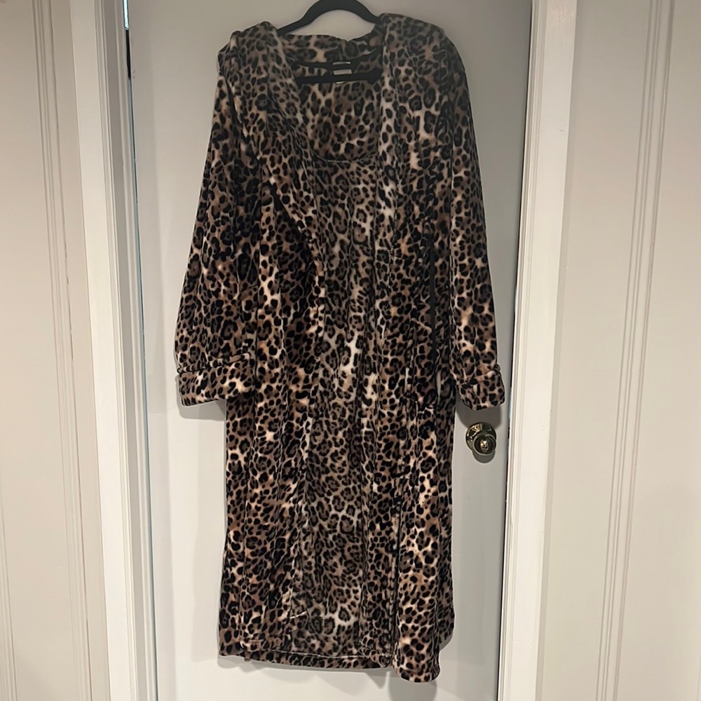 LIKE NEW - Soma long  animal print robe